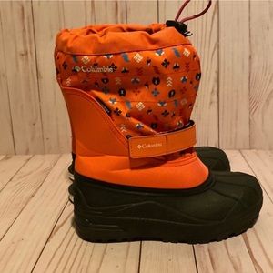 NWOT Columbia Girls Winter Snow Boot Insulated and waterproof youth size 4